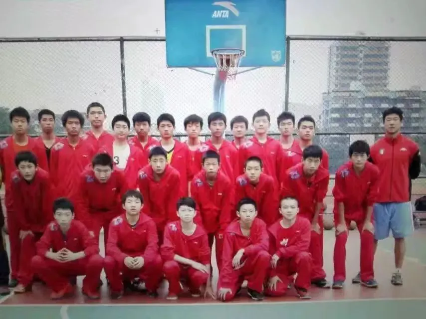 如何用激励帮助孩子爱上篮球训练_1